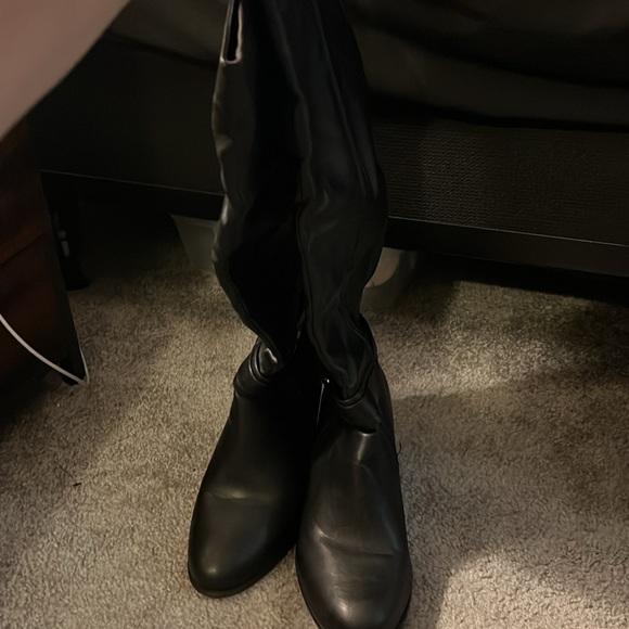 Avenue Black Heeled Boots for Women - Picture 2 of 3